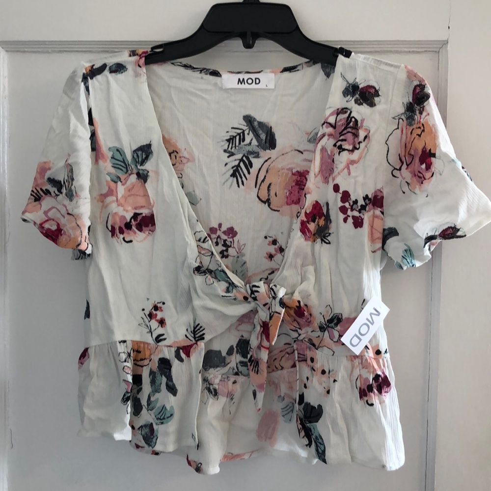 Floral Boutique White Crop